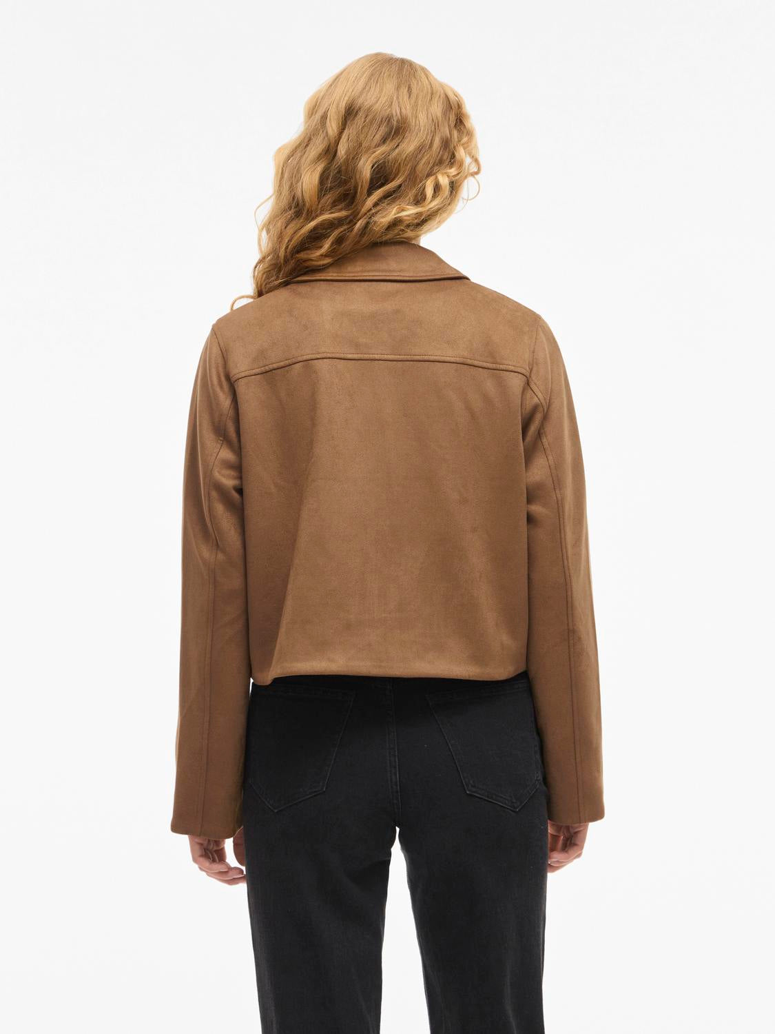 model_shot-back